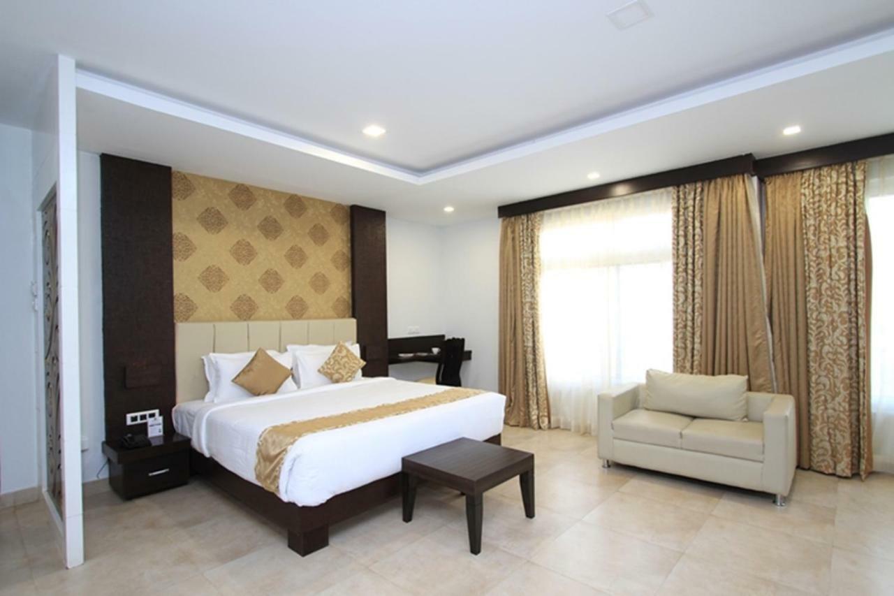 Ni Ambaari Suites In 迈索尔 外观 照片